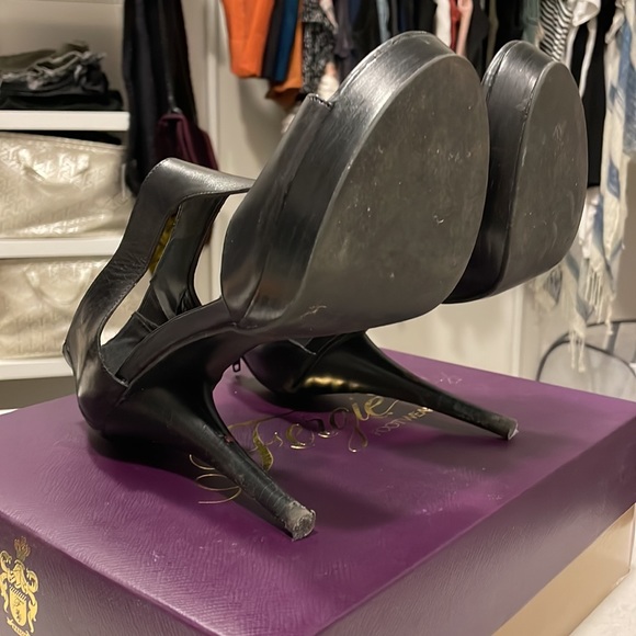 Fergie Black Platform Sandal Peep Toe Heels - Picture 6 of 7